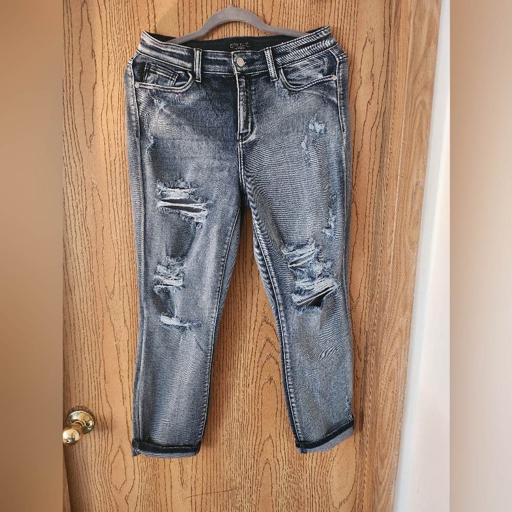 Nwot Judy blue boyfriend distressed jeans